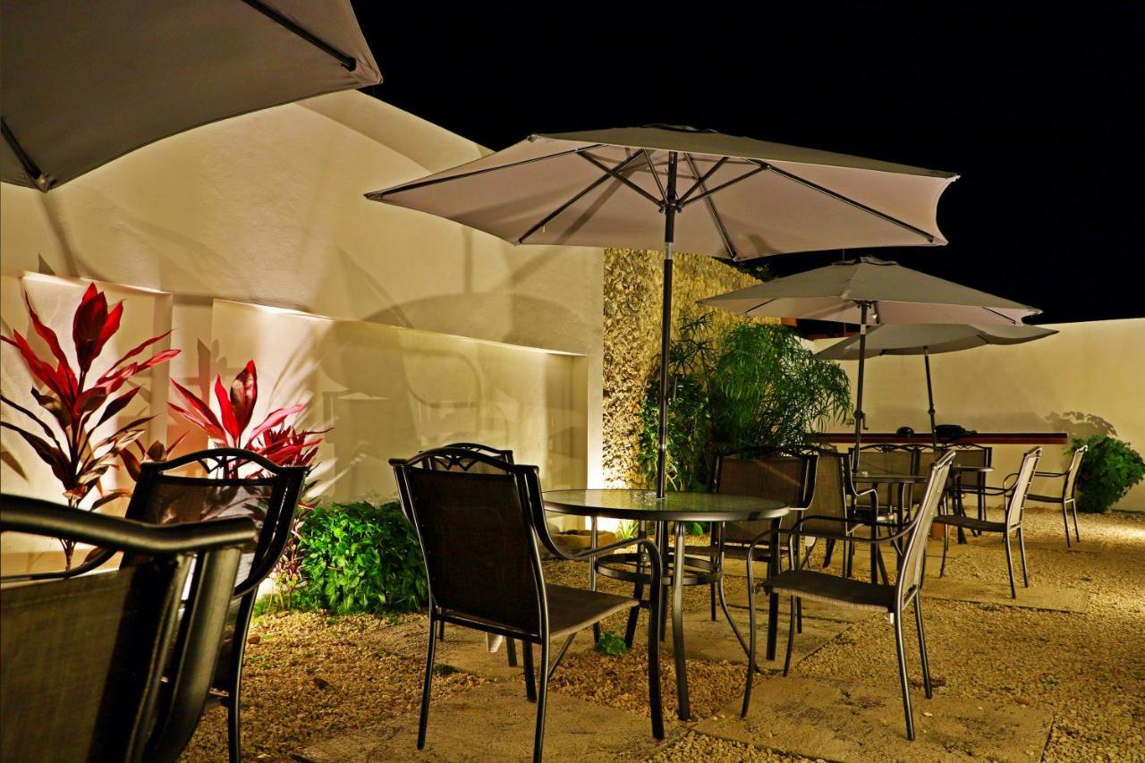 Margarett Hotel Valladolid  Eksteriør billede